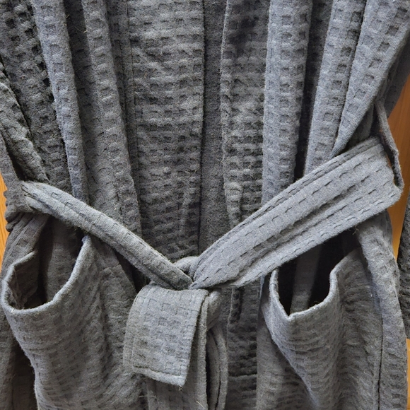 Men's Robe - Picture 4 of 5